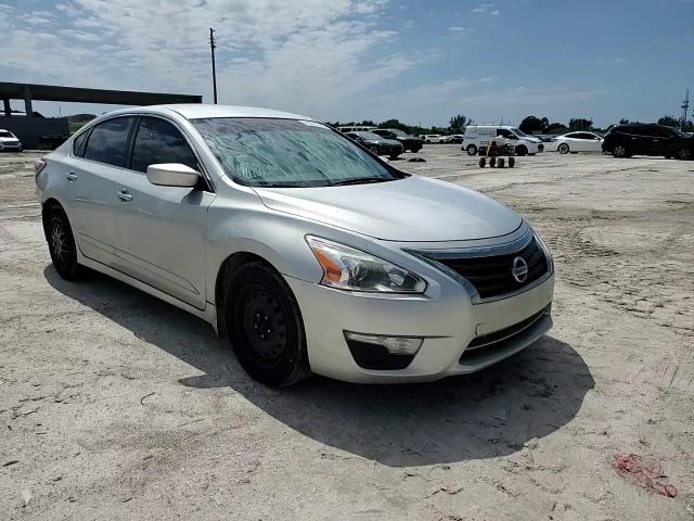 2015 Nissan Altima - Image 14