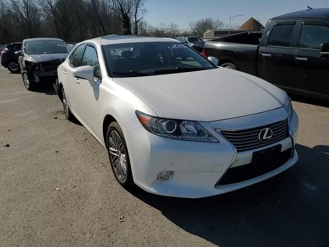 2013 Lexus ES - Image 10