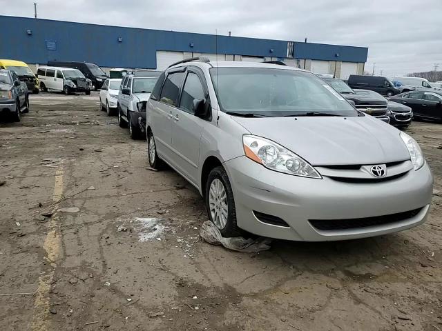 2006 Toyota Sienna - Image 12