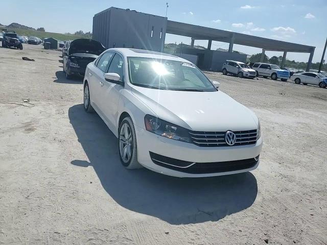 2015 Volkswagen Passat - Image 11