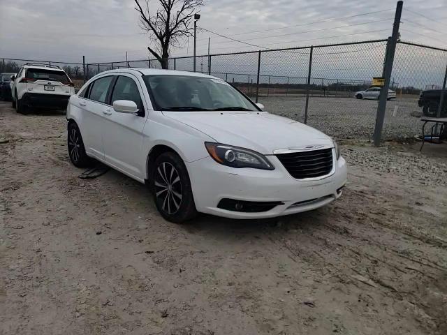 2013 Chrysler 200 Touring VIN: 1C3CCBBB1DN570472 Lot: 47284705