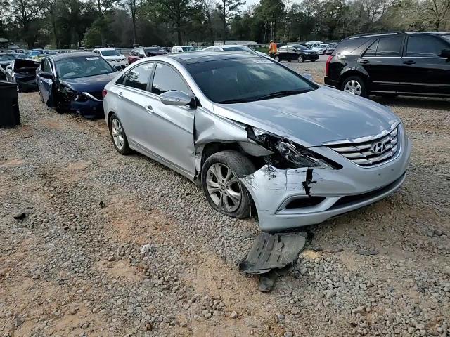 2012 Hyundai Sonata - Image 10