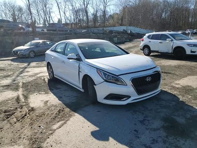 2017 Hyundai Sonata - Image 11
