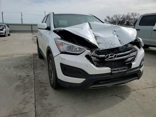 2016 Hyundai Santa Fe - Image 11