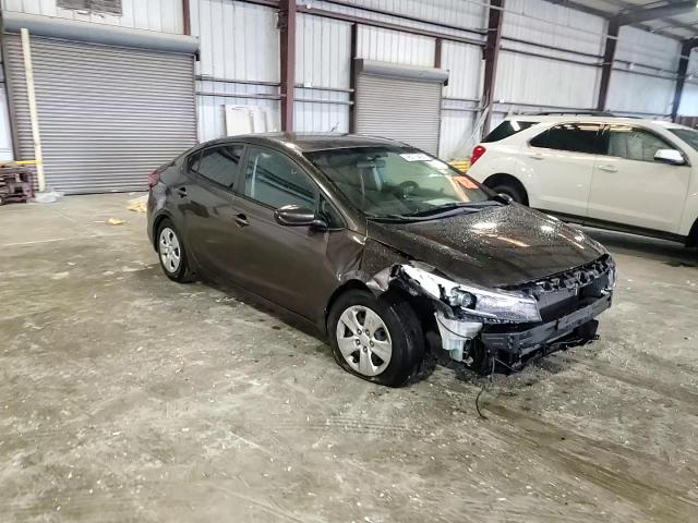 2017 Kia Forte - Image 11