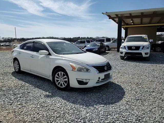 2015 Nissan Altima - Image 11