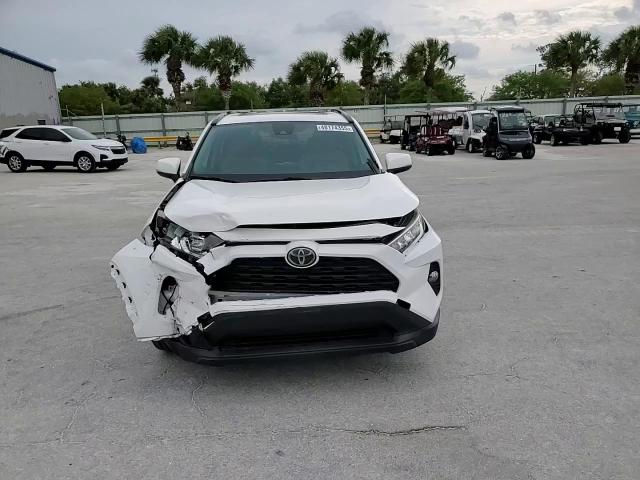 2019 Toyota RAV 4 - Image 12