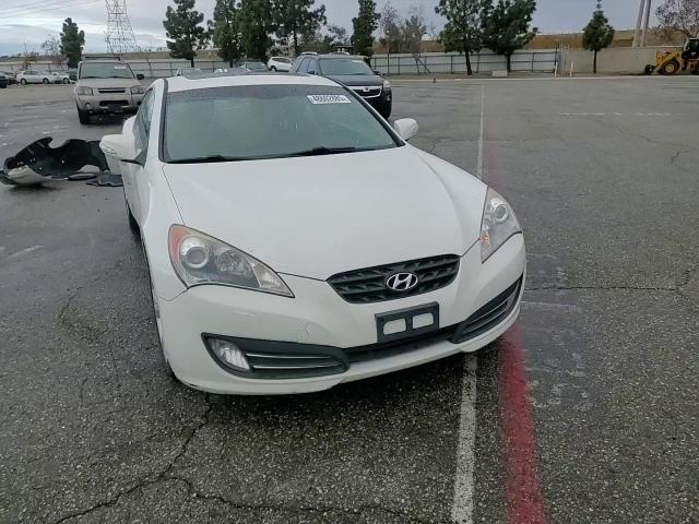2010 Hyundai Genesis - Image 10