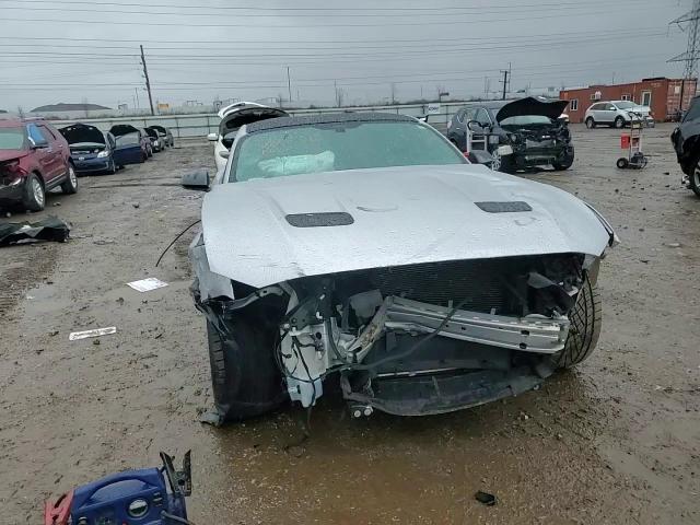 2019 Ford Mustang - Image 10