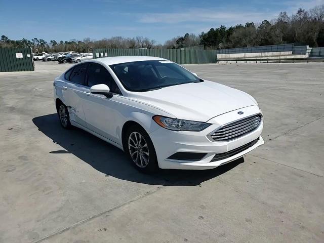 2017 Ford Fusion - Image 13