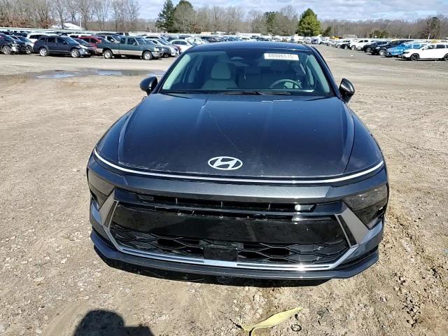 2024 Hyundai Sonata - Image 11