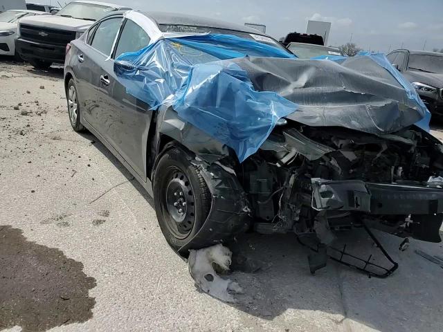 2017 Nissan Altima - Image 10