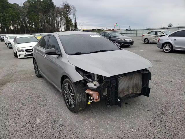 2023 Kia Forte - Image 11