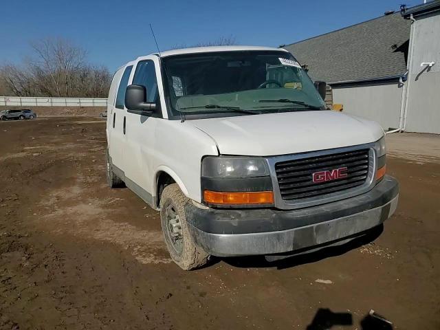 2015 GMC Savana - Image 12