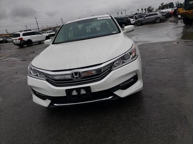2017 Honda Accord - Image 11