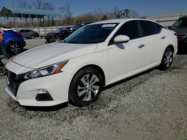 2019 Nissan Altima - Image 14