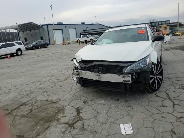 2019 Nissan Altima - Image 11