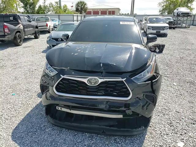 2020 Toyota Highlander - Image 11