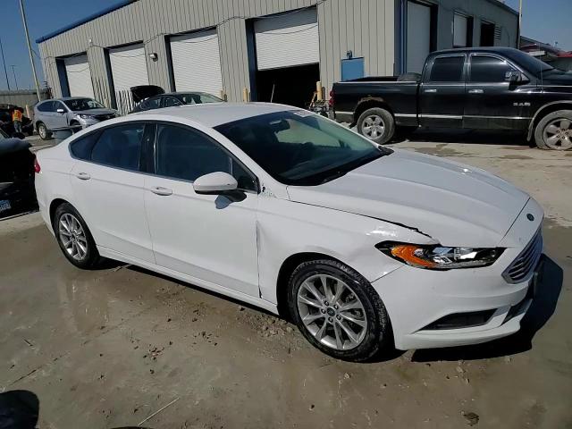 2017 Ford Fusion - Image 13
