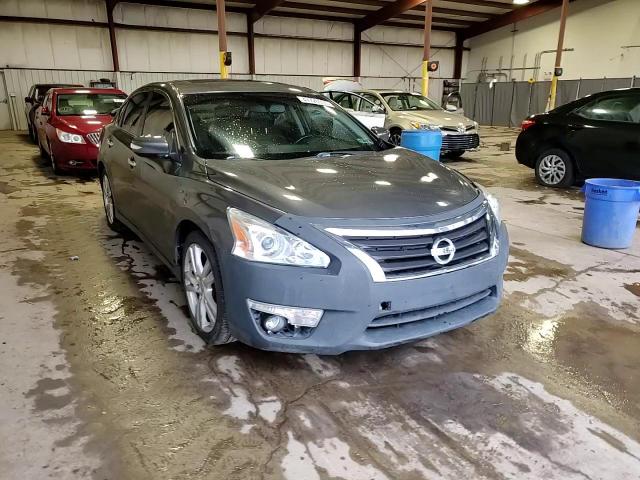2015 Nissan Altima - Image 14