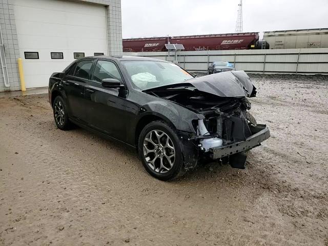 2016 Chrysler 300 - Image 11
