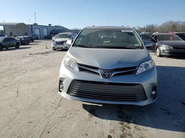 2019 Toyota Sienna - Image 12