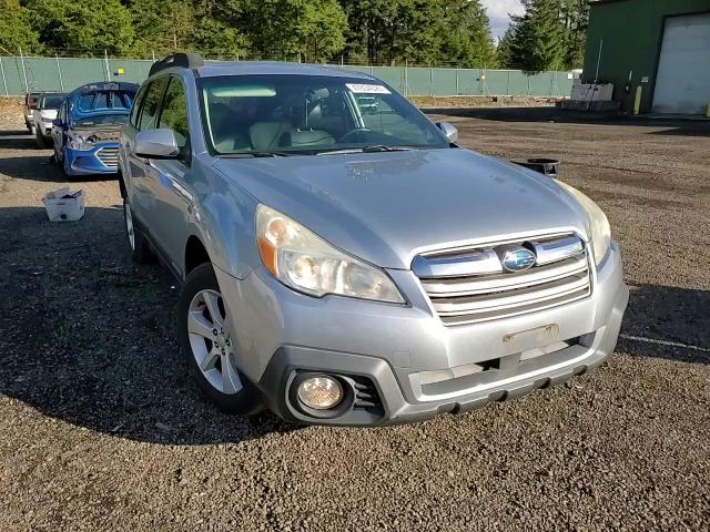 2013 Subaru Outback - Image 11