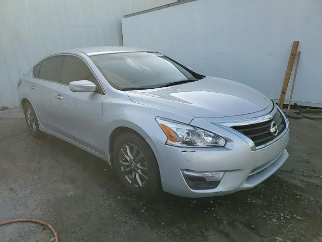 2015 Nissan Altima - Image 13