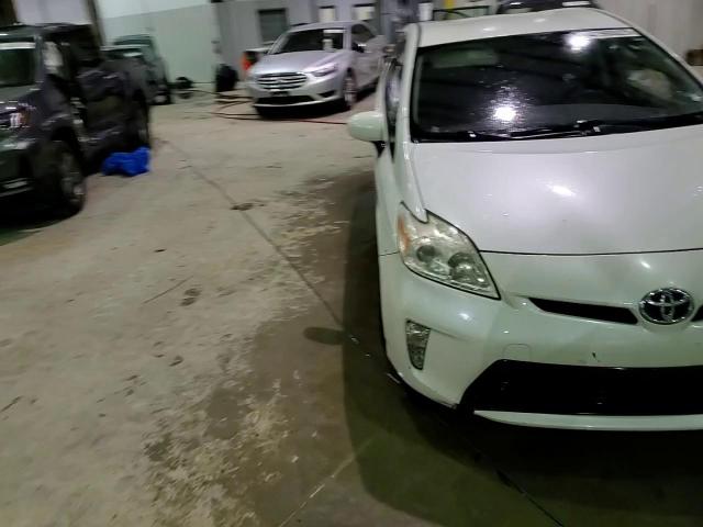2012 Toyota Prius - Image 13