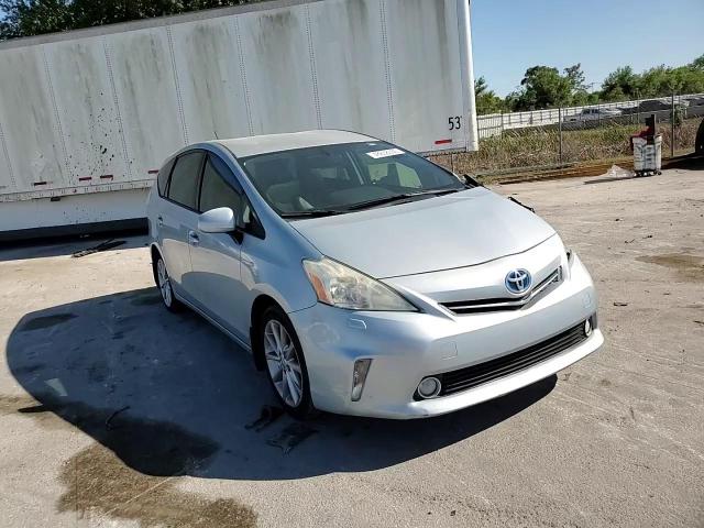 2013 Toyota Prius - Image 11
