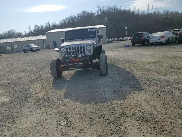 2017 Jeep Wrangler - Image 14