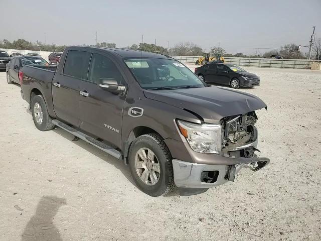 2017 Nissan Titan - Image 10