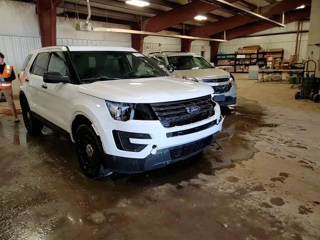 2018 Ford Explorer - Image 15