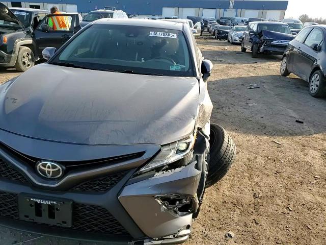2018 Toyota Camry - Image 10