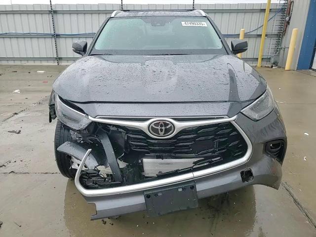 2022 Toyota Highlander - Image 15