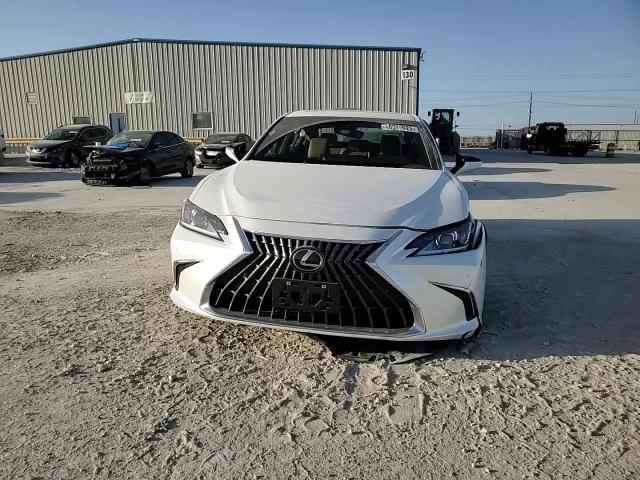2024 Lexus ES - Image 11