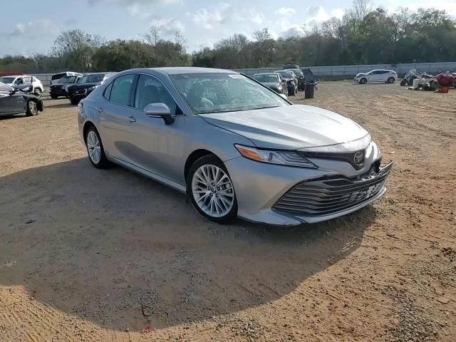 2020 Toyota Camry - Image 11