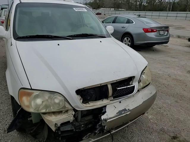 2005 Kia Sedona - Image 12