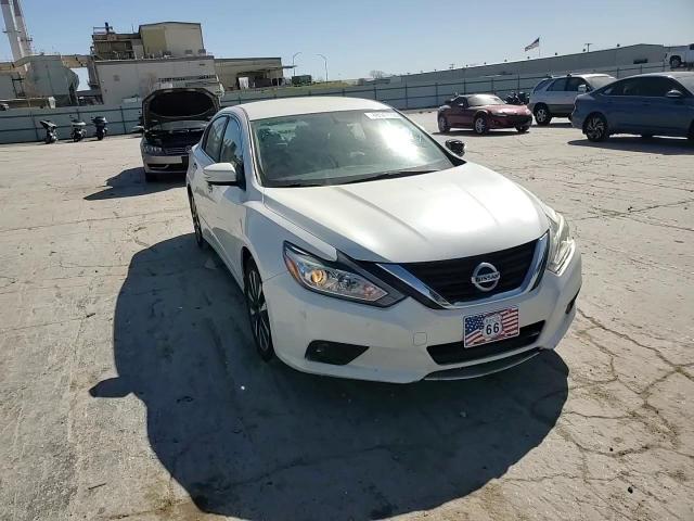 2016 Nissan Altima - Image 11
