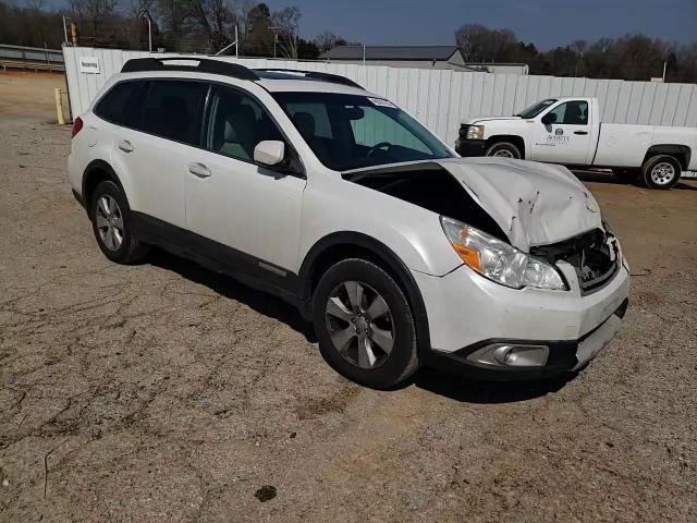 2011 Subaru Outback - Image 12