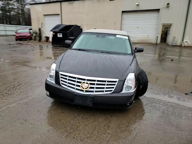 2009 Cadillac DTS - Image 10
