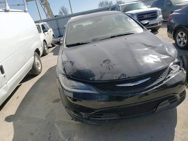 2016 Chrysler 200 - Image 11
