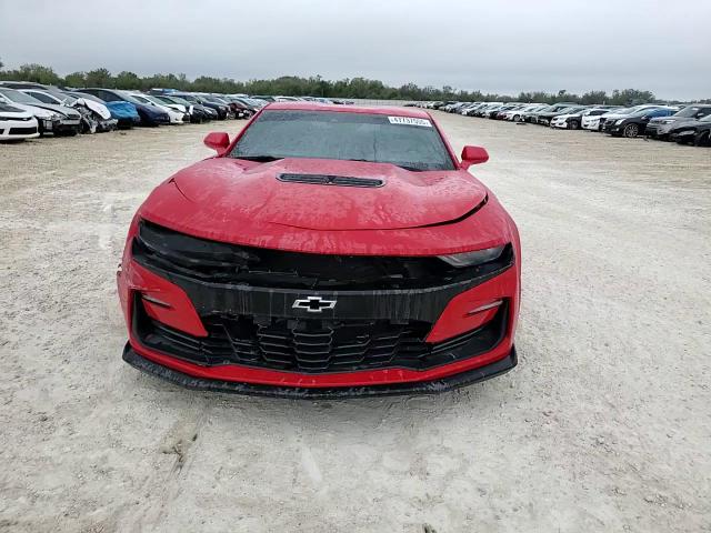 2019 Chevrolet Camaro - Image 10