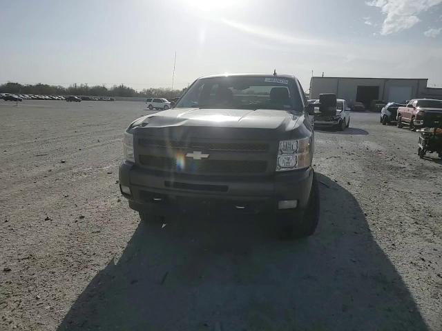 2010 Chevrolet Silverado - Image 11
