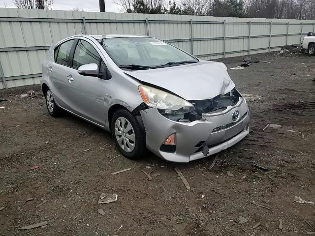 2013 Toyota Prius - Image 10