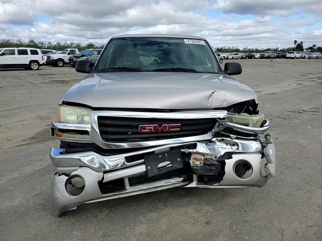 2005 GMC Sierra - Image 10