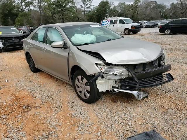 2014 Toyota Camry - Image 10