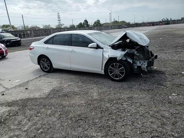 2016 Toyota Camry - Image 11