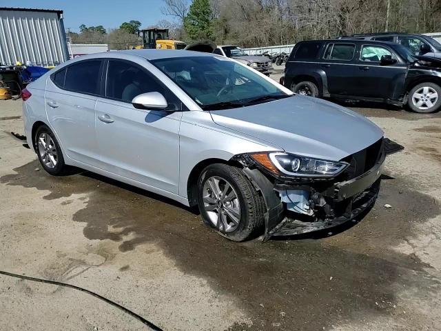 2018 Hyundai Elantra - Image 14