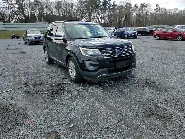 2017 Ford Explorer - Image 12